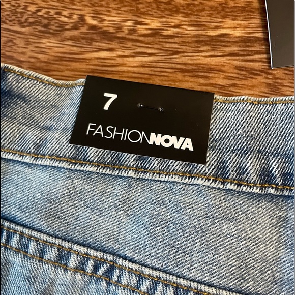 NWT FashionNova Jeans - Picture 6 of 6